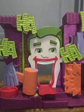 Fisher-Price Joker Face Pop Playset - Green, Purple, Orange, Red